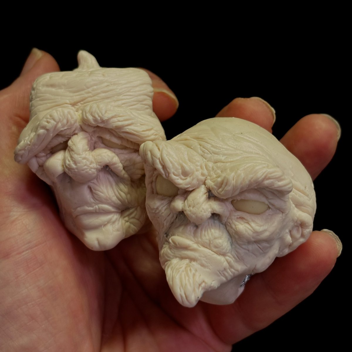 Paulmcdonnell73's tweet image. Every year I do Project day for IADT. I get to meet new prospective students. We spend about 2 hours together sculpting characters. We sculpt, talk about IADT, courses, portfolios but most of all chill out sculpting. 
@myiadt #designforfilm #sculpting #character @super_sculpey