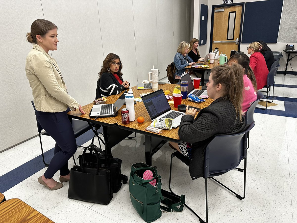 Wonderful collaborative work being done with @NISDAcadTech, @NISDElemCI, @NISDSecELA @NISDHSSocSt @NISDMSScience led by the talented @EdElements team! Moving the needle on the blended learning initiative in @nisd! #nisdcoach #nisdblia