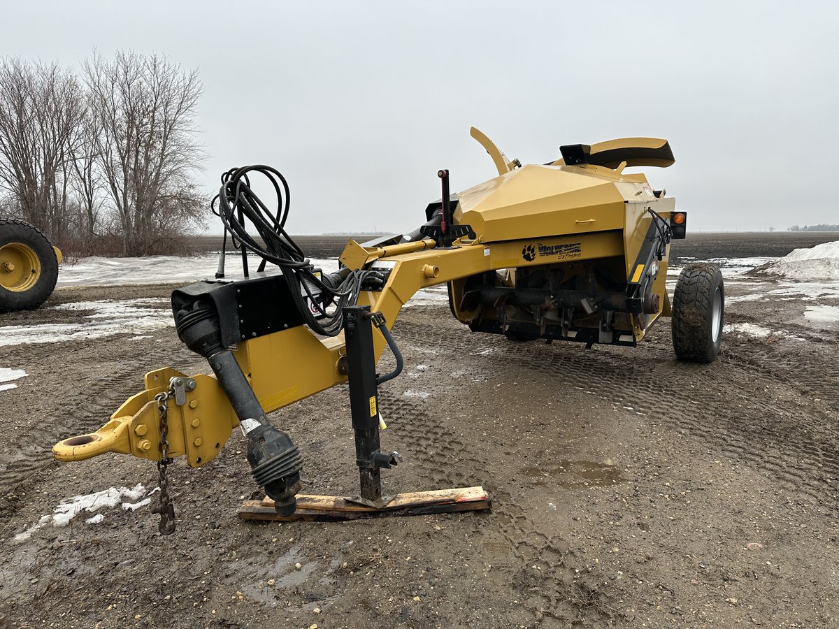 SteffesGroup's tweet image. Don't miss the Rust Sales Inc. Equipment Auction. Bid on Ag &amp;amp; Construction Equipment, Day Cab Truck, Trailers, Fitness Equipment, Shop &amp;amp; Farm Support items, and more. Online bidding closes Wed., Feb. 21 at 7PM CST. Click to start bidding today! Visit: steffesway.com/RustSalesEquip