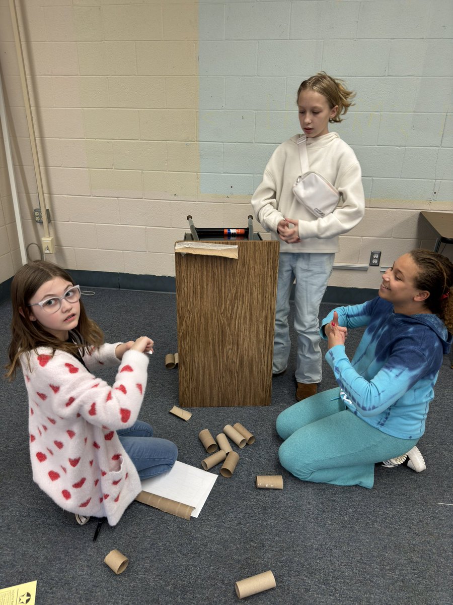 MrGoodine's tweet photo. Building our Slower Coasters. Using friction and gravity but trying to create the slowest design. @KenstonKIS @KenstonSchools #myohioclassroom https://t.co/irNPHHCCrU