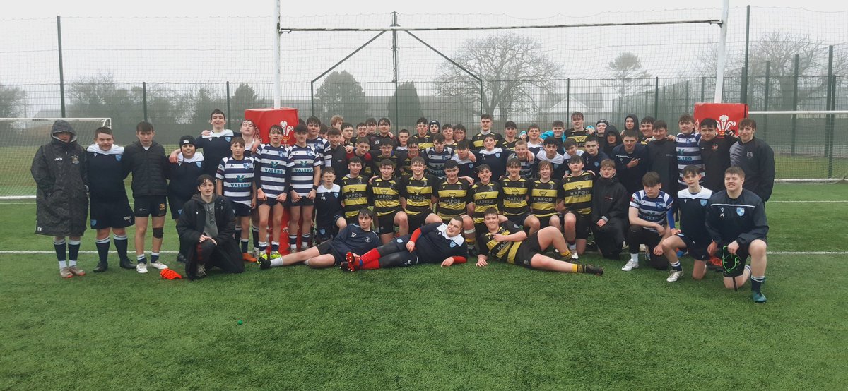 Regardless of the weather these players gave a good account of themselves at our #EPP playing opportunity at MYG.Rygbi arbennig dan ymodau gwael gan pawb. Massive thanks to the coaches, volunteers and parents for their continued support 👏 @WRU_Community @gavindacey @chris_ower