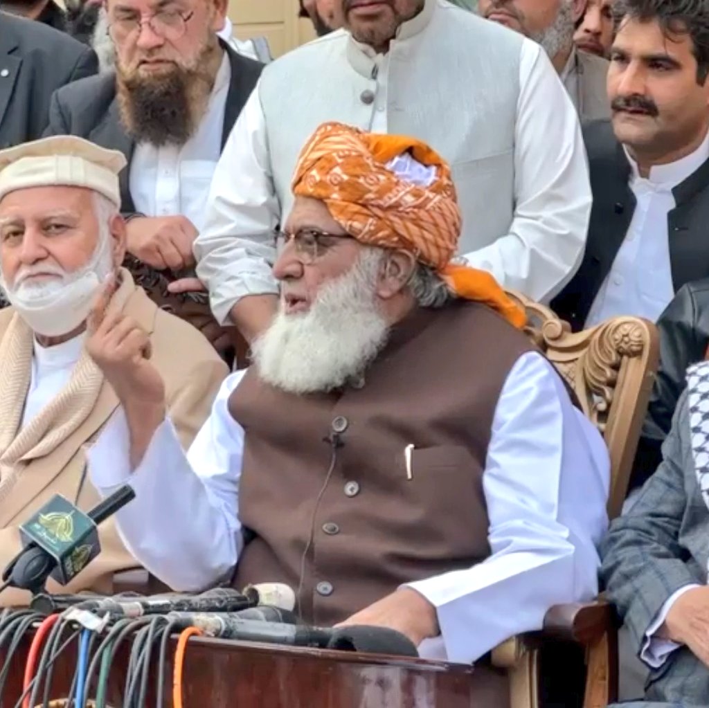 حضرت جی۔۔۔۔۔
#ایوان_نہیں_میدان