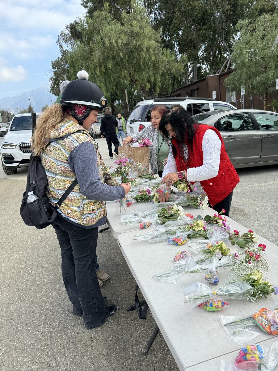 camillayakteen's tweet photo. It’s Valentine’s Day! We know how to celebrate LOVE 💕 ⁦@santaanitapark⁩ ⁦@cthf_cares⁩ ❤️❤️ https://t.co/m4M9SkwPC2