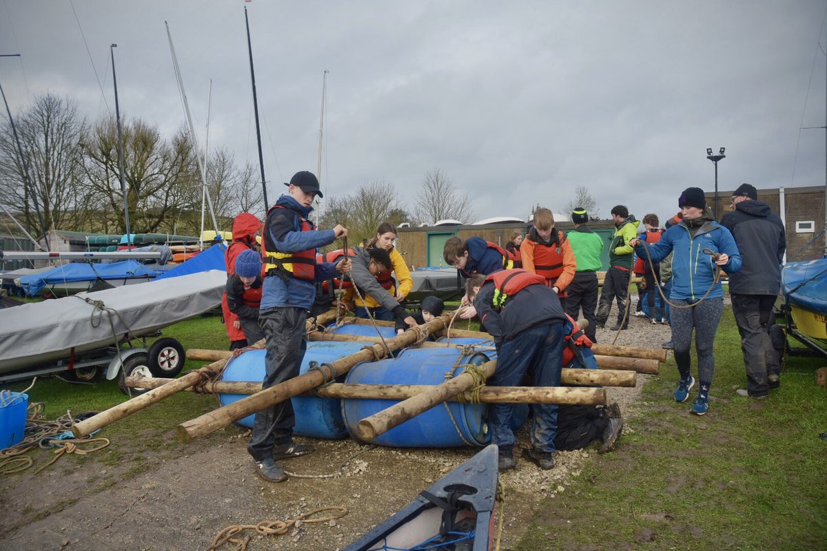 Alleyns_CCF's tweet photo. Raft Building activity - planning, teamwork, self belief, leadership, communication, logic, delegation, efficiency and KNOTS. Lots of knots. #AlleynsCCF #AlleynsFindingYourThing #AlleynsCreativity https://t.co/1q9iiNNyt5