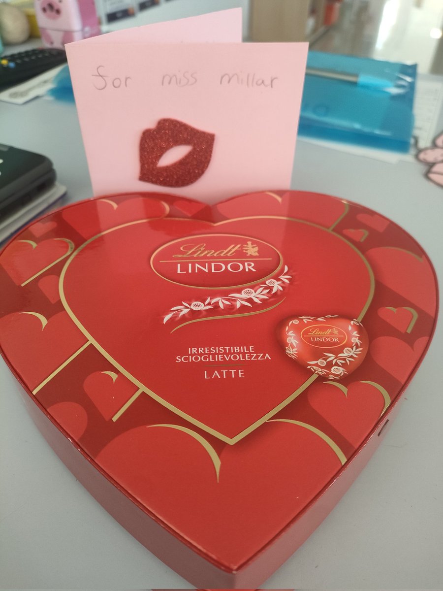 MsSanchezMillar's tweet photo. A super sweet valentine gift from one of my kiddos and a little Valentine gift for all of you!

I printed the Self Love Jar on pink card, the children wrote what they loved about themselves on the  hearts and glued them on 💖

#selflove #nerdyteacher #valentines2024 https://t.co/bMzMiXntsE