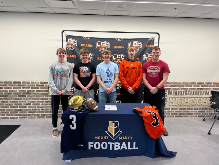 Congratulations Dylan Taylor on officially signing to play at Mount Marty this upcoming fall! LCC nation is proud of you and will be cheering you on in this next step of your career! 🐻🐻🐻