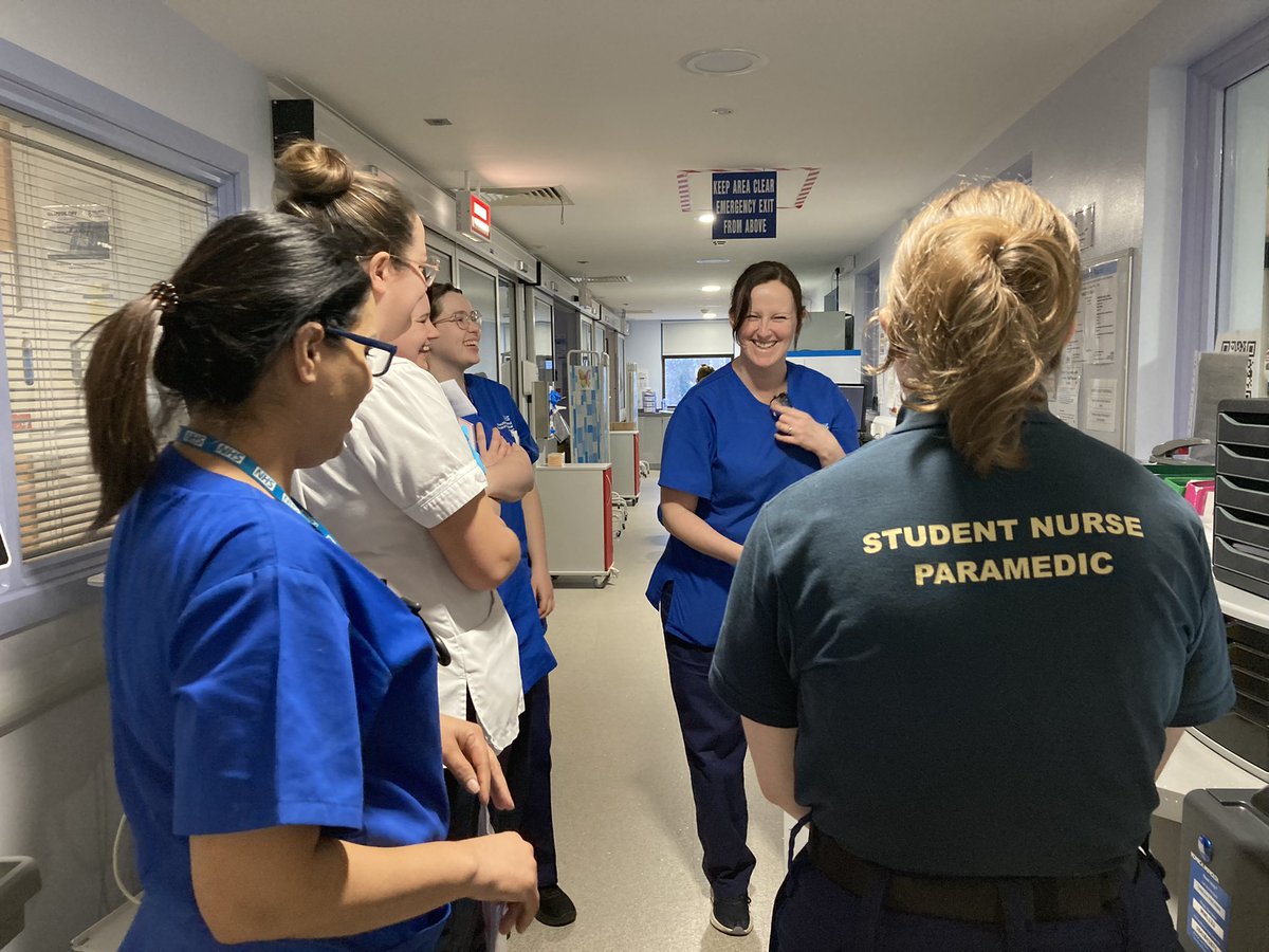 MelPinnington's tweet photo. Such great MDT learning today @MWLNHS critical care unit . 
Preceptees , students and student nurse paramedics learning all things #sepsis #aki #trackandtrigger #respectfulEndOfLifeCare #teamwork 
Well done to Claire for facilitating 
@Kate_Baker_PT https://t.co/GrtgouHVFd
