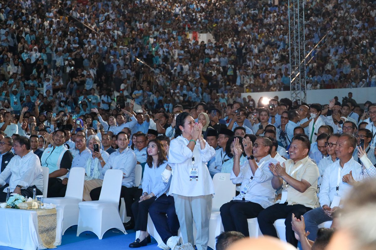 DinaAtmawidara's tweet photo. Dear, Pak Prabowo-Mas Gibran, semoga kepercayaan masyarakat bisa kalian jalankan dengan baik. InsyaAllah menjadi pemimpin yang amanah dan peduli dengan rakyat kecil🫰
Selamat 02, optimis #Pemilu2024 ini Satu Putaran✌️
#GemoySamsul
Quick Count
Birukan TPS
#02MenangMutlak1PTRN https://t.co/Rjq1McXfB9