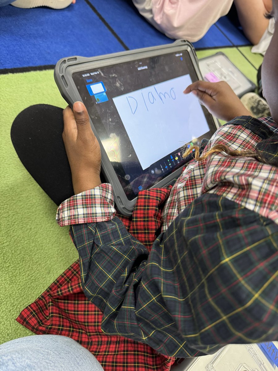 lindsaybcross's tweet photo. I’m so impressed by the students in Mrs. G’s class! @katgracea led an intro on #Keynote where students turned on AirDrop, accepted the file, wrote their name, added &amp; animated shapes in their math problem. Kinder kiddos CAN do hard things! #RISDWeAreOne @MPEPanthers @AppleEDU https://t.co/TNZVTyMOjY