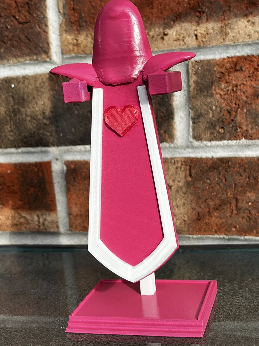 ID3APrinting's tweet photo. Happy Valentines Day #OSRS community
Holiday themed #runescape cape, or is it an alternate HP cape? https://t.co/QXNc0uDU9J
