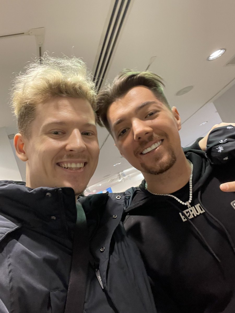 KeshaEuw's tweet image. Big up the valentine, you know the rules