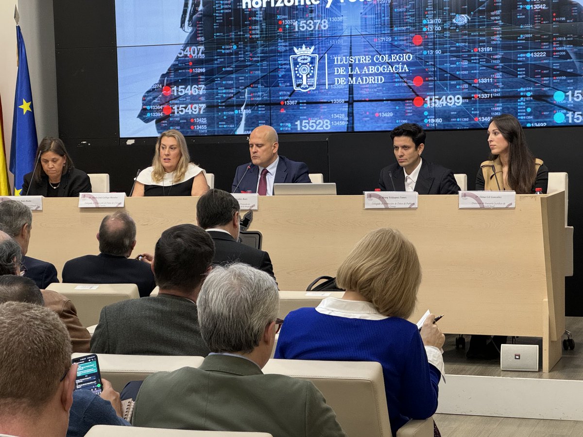 dlcarballo's tweet photo. Hoy en @icam_es, junto con @PrivacyPros y @ascomGRC, hemos rendido nuestro caluroso homenaje a Jesús Rubí por sus 25 años al servicio de la comunidad. Gracias a compañeros y amigos por acompañarnos en una Jornada tan especial. https://t.co/PhTJ3FKC46