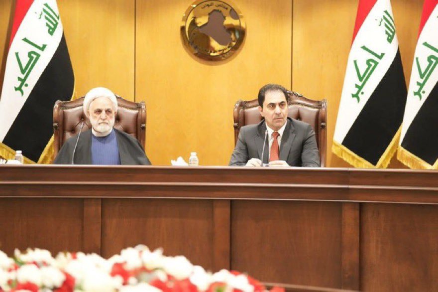 اتحدى اي مسؤول عراقي ان يذهب الى طهران ويسمح له البرلمان الايراني ان يجلس على منصة الرئاسة لبرلمان الشعب الايراني !!..
اتحدى اي مسؤول شيعي عراقي من اكبرهم الى اصغرهم من دون اي استثناء ..

واذا قبل احدهم التحدي وحدث هذا فاني ساقدم اعتذاري له ولـ ٨٠ مليون ايراني…

البرلمان