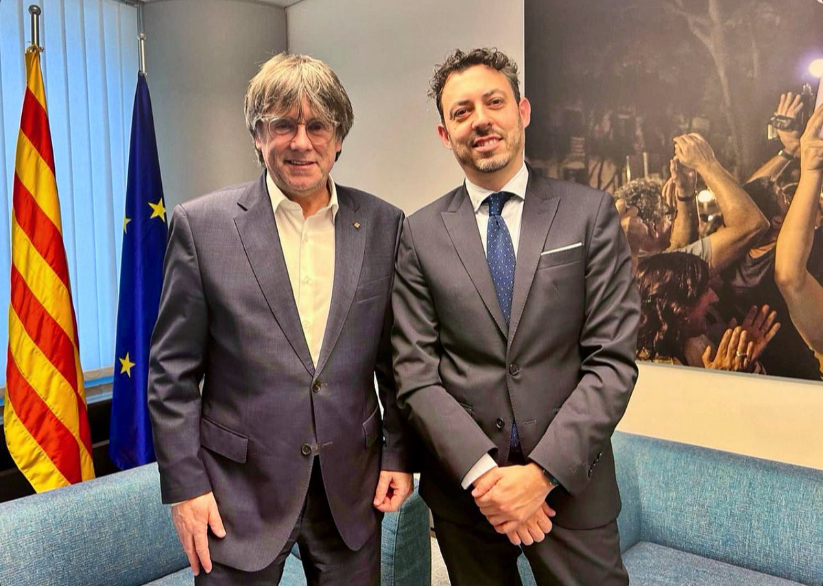 A Brussel·les amb el President <a href="/KRLS/">krls.eth / Carles Puigdemont</a>, amb la mirada posada a Catalunya i a Barcelona, ferms en les conviccions i esperançats en un retorn proper.