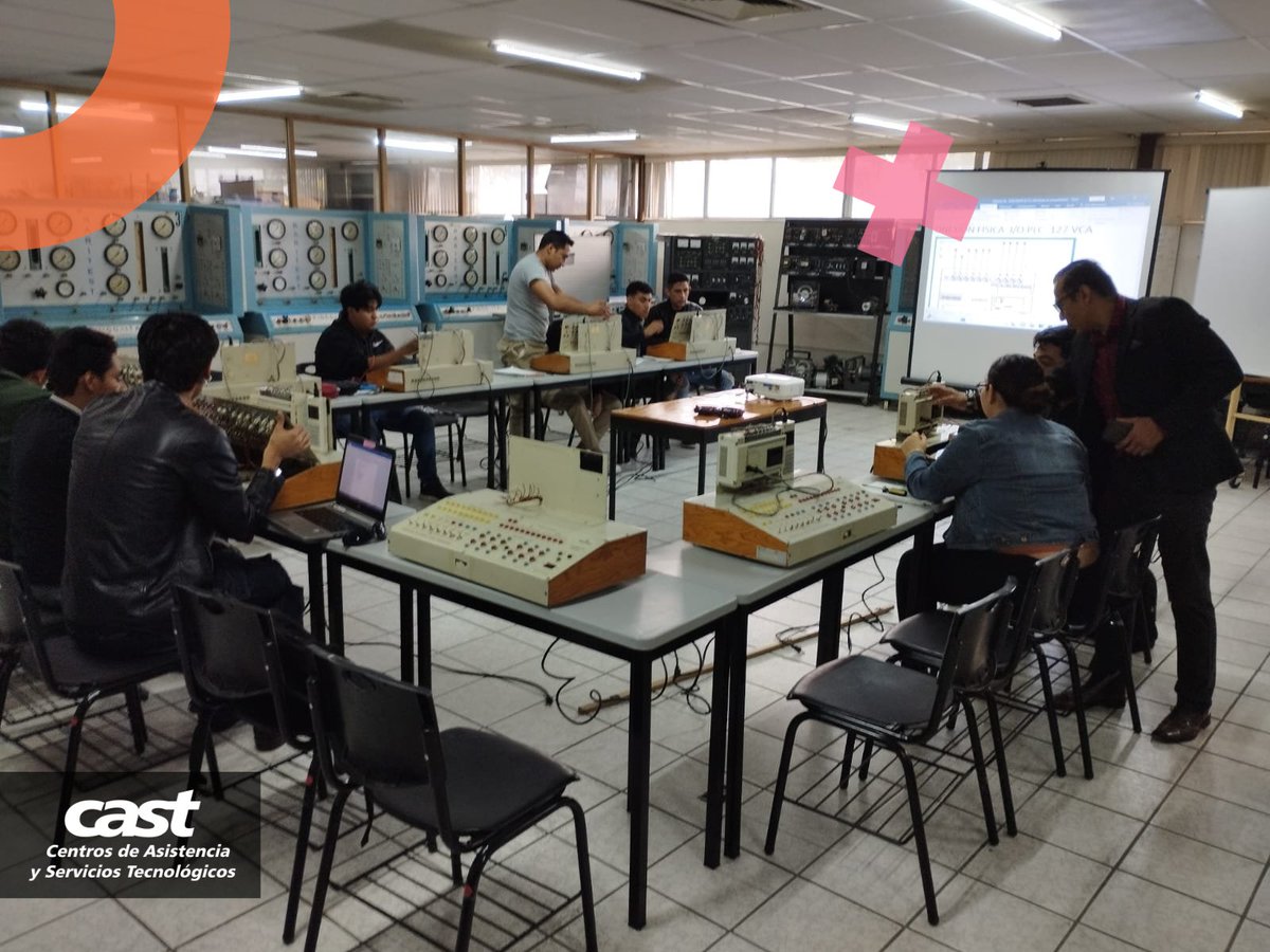 CastZapopan's tweet image. ¡Arrancamos con fuerza el Curso de Programación de PLCs en el CAST! Nuestros participantes exploraron conceptos clave y comenzaron a dar vida a la lógica de control.  
#ProgramaciónPLC #CAST #EducaciónTecnológica #AutomatizaciónIndustrial #AprendizajeContinuo