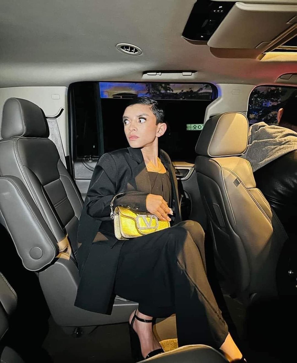 Cuando voy con mi novio y veo una camioneta igualita a la de mi marido atrás apagando y prendiendo las luces