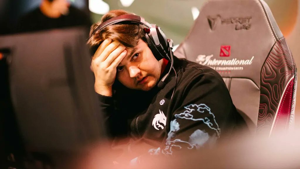 go_fondingo's tweet photo. 🔥 Underdogs Azure Ray stun with a thrilling upset, knocking out 2-time TI winners Team Spirit in the Bet Boom Dacha Dubai #Dota2 tournament! 🏆 The competition is fierce, and predictions are in chaos. Who's your bet to seize the crown in this electrifying showdown? ⚔️🎮 #Esports https://t.co/qK837IOshW