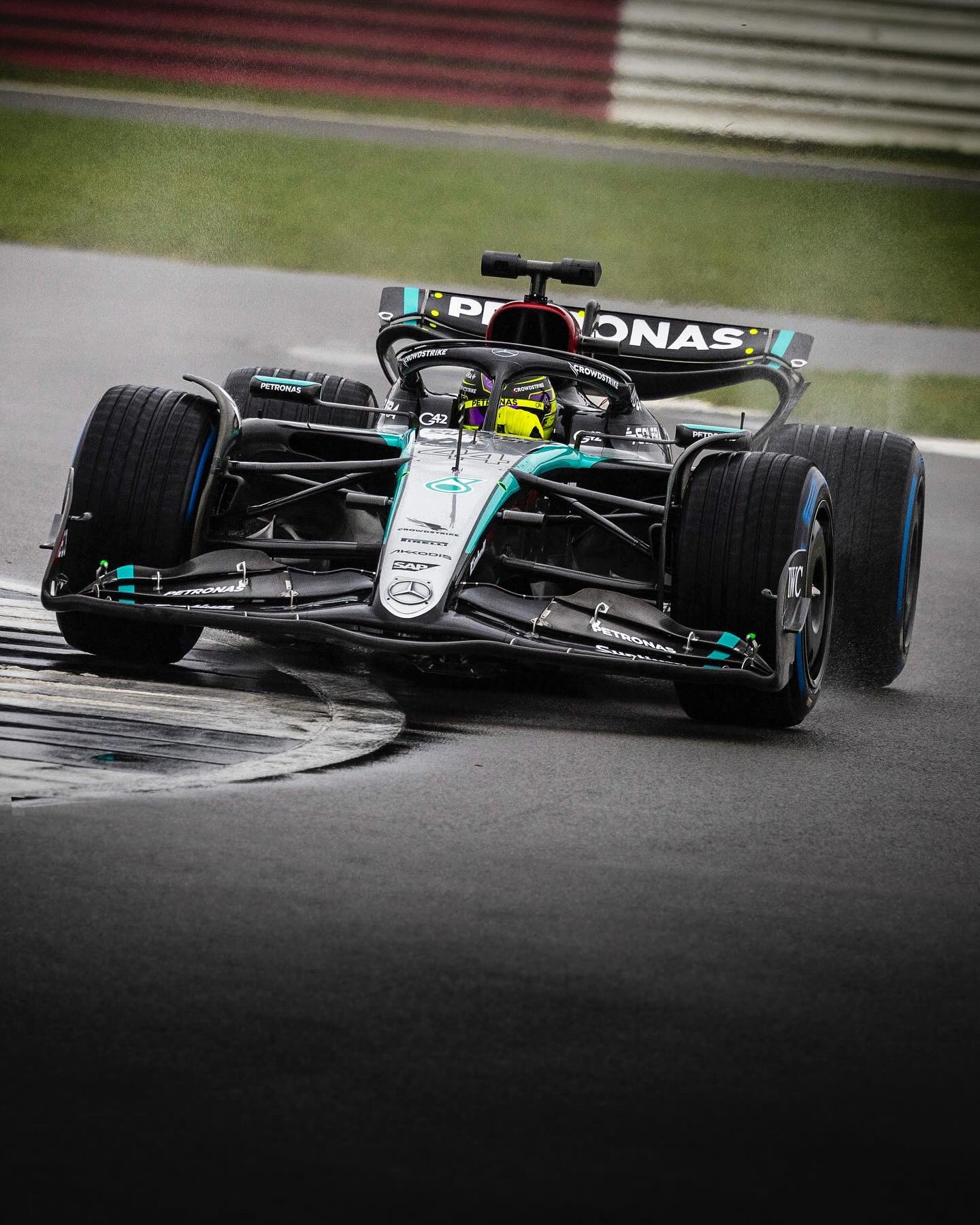 Mercedes-AMG PETRONAS F1 Team on X: First day on track with the W15 ✓   / X