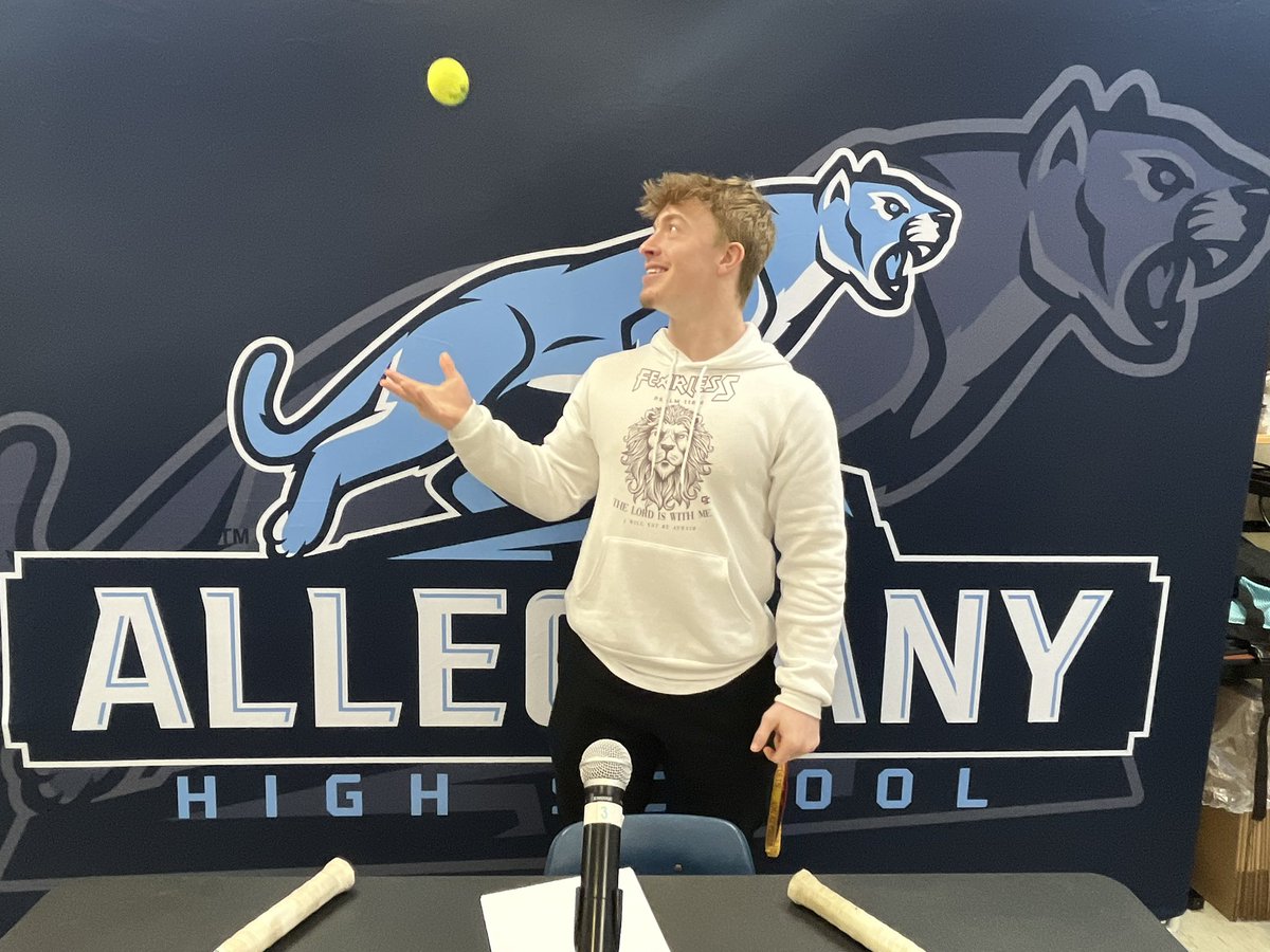 boystenniscoach's tweet photo. Breaking news! 🚨🚨🚨🎾

GAVIN VIA, 5’10” junior 

“Gavin joined as a sophomore and no one has worked harder to improve than him. He has the most consistent groundstrokes on the team and he’ll likely be somewhere in the top 3 of the ladder”.

Head coach SETH DAVIS https://t.co/yCJ1SSAdC7