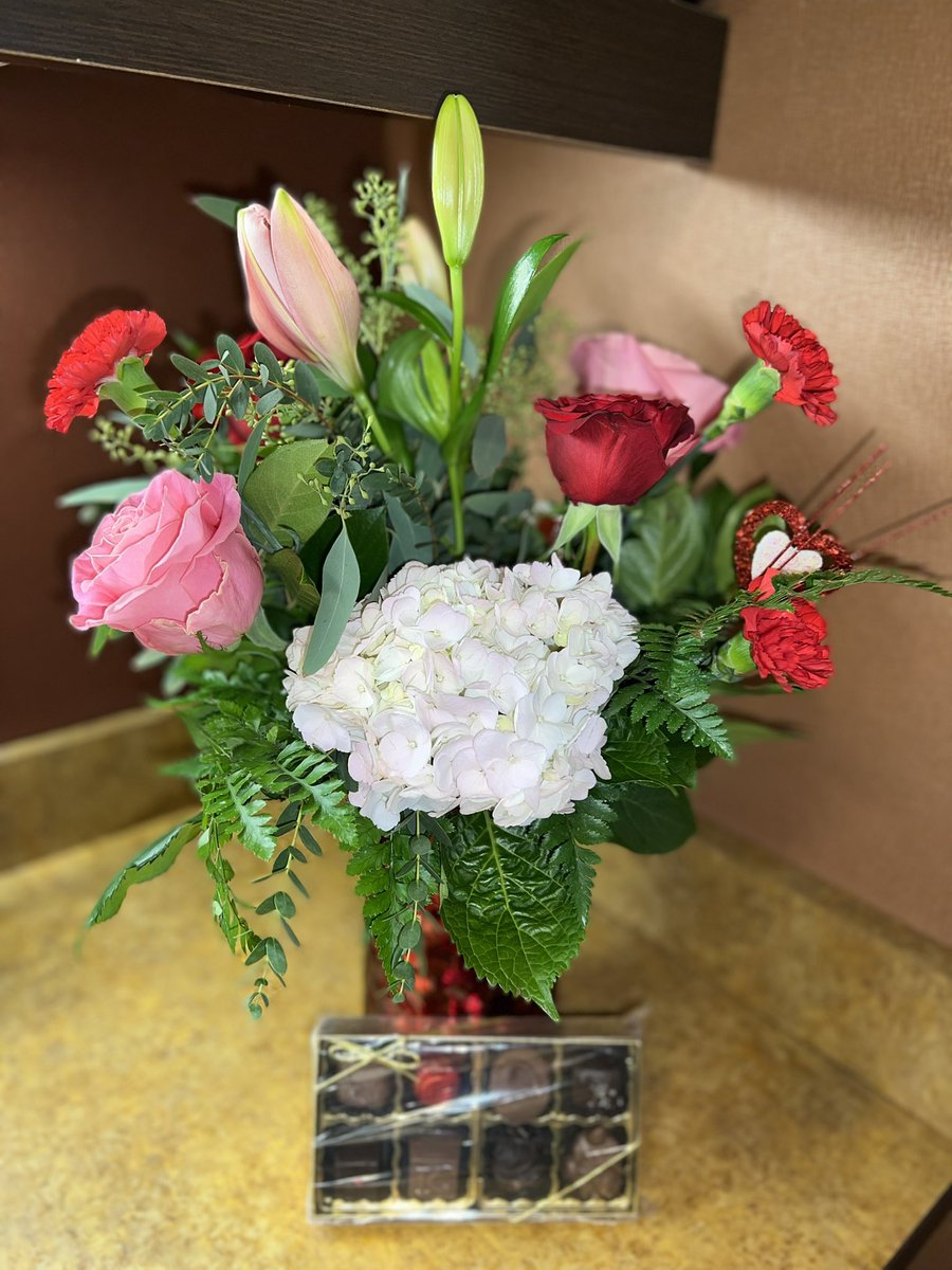 Divinethebrat's tweet photo. Do you like my flowers?? I love being the object of your obsession🫦 Now I want to see sends that top that!!

FINDOM cashcow paypig whalesub finsub goddessworship https://t.co/iA6lnetrp4