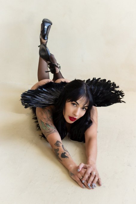 ❣️Happy Valentine&rsquo;s Day to all the Lovers❣️  🕊️May an angel fall to earth for you today. Stay blessed🪽