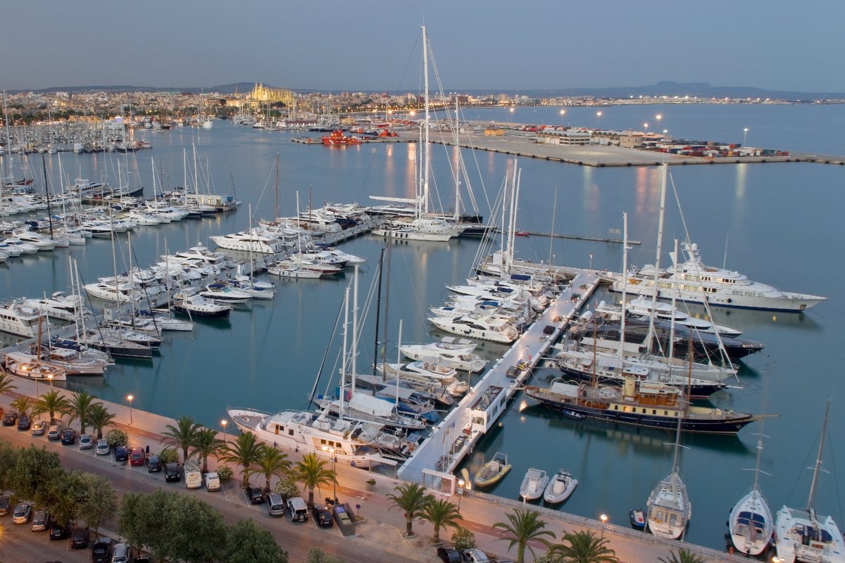 Ubicados en una de las mejores zonas de la capital mallorquina.

Located in one of the best areas of the capital of Mallorca.

#MarinaPalmaCuarentena #ipmgroup #yacht #motoryacht #yachting #yachtworld #yachties #mallorca #palmademallorca #homeport