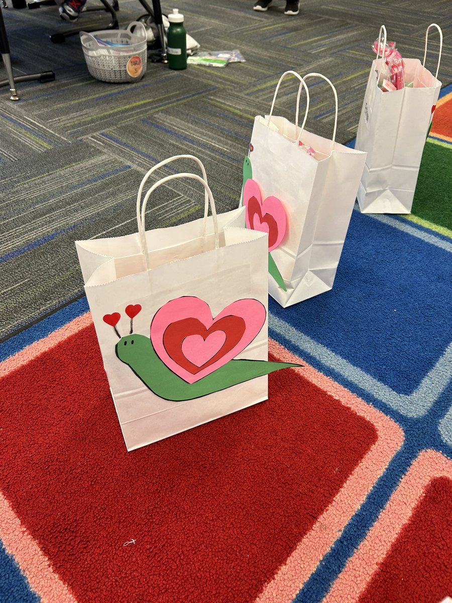 Dr. Danielle Courtemanche’s Class tweet media