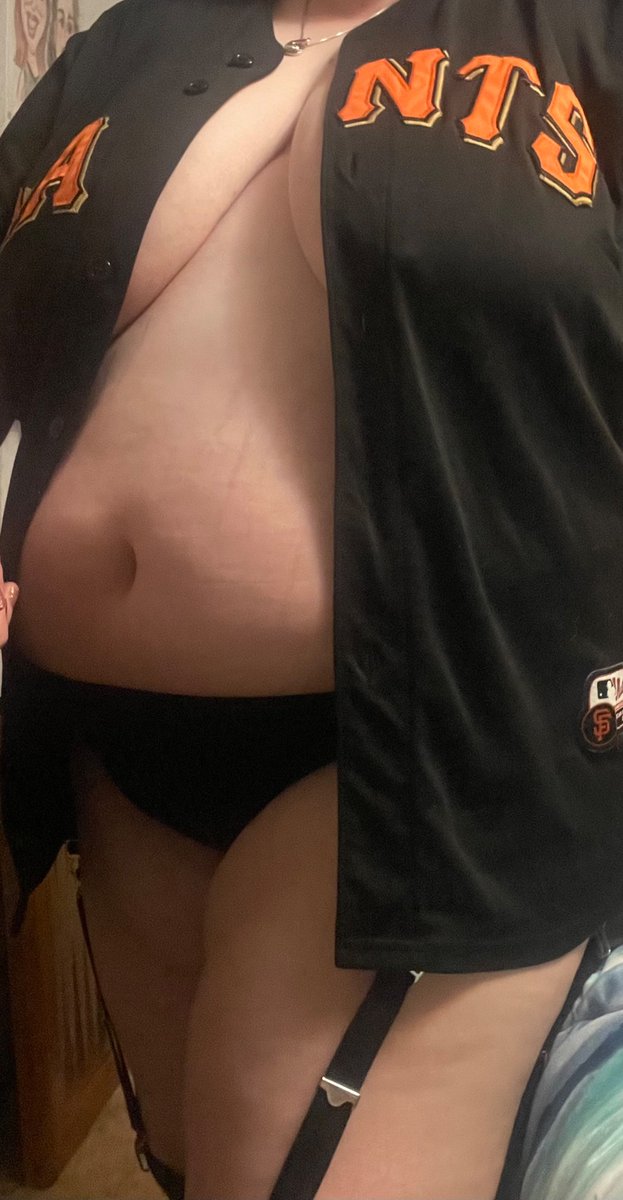 Devon_tata's tweet photo. Now that football season is over, it’s baseball’s time ❤️

#nsfwtwt #nsfw_twt #plussizebeauty #boobs https://t.co/aOJw40bx4u