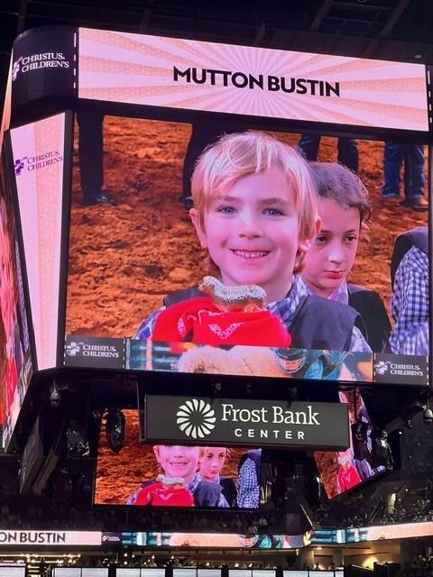 RedlandOaksES's tweet image. One of our own Raccoons @RedlandOaksES is a Mutton Busting Champion! Congratulations to Stetson one his full ride &amp;amp; big win at the S.A. Rodeo! 🦝🐏 #neisd @NEISD