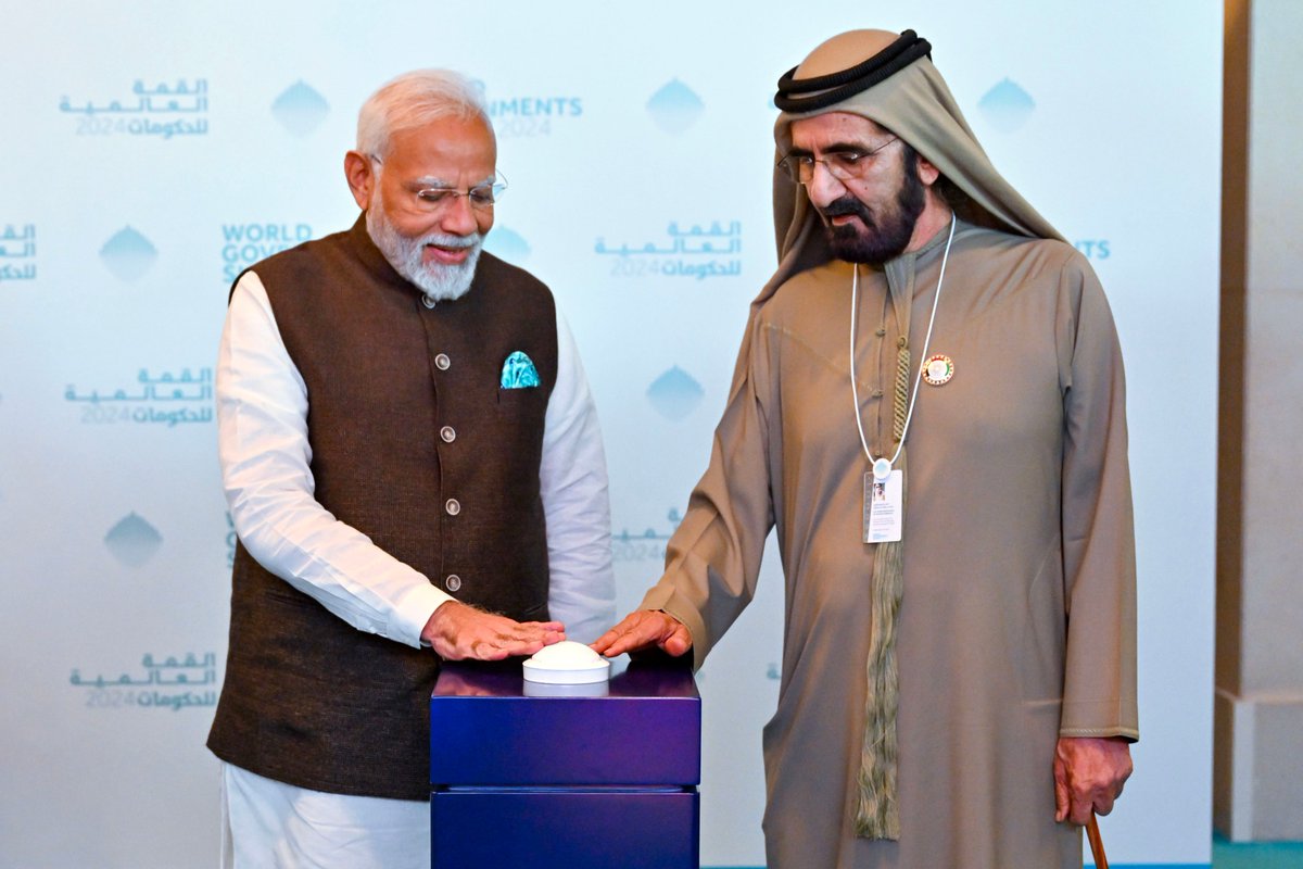 DXBMediaOffice's tweet photo. .@HHShkMohd and @narendramodi lay foundation stone for Bharat Mart, a market and trading platform for Indian businesses located in @jafzadubai. Bharat Mart is projected to house 1,500 showrooms catering to retail and wholesale customers. https://t.co/OQYYRUy0V3