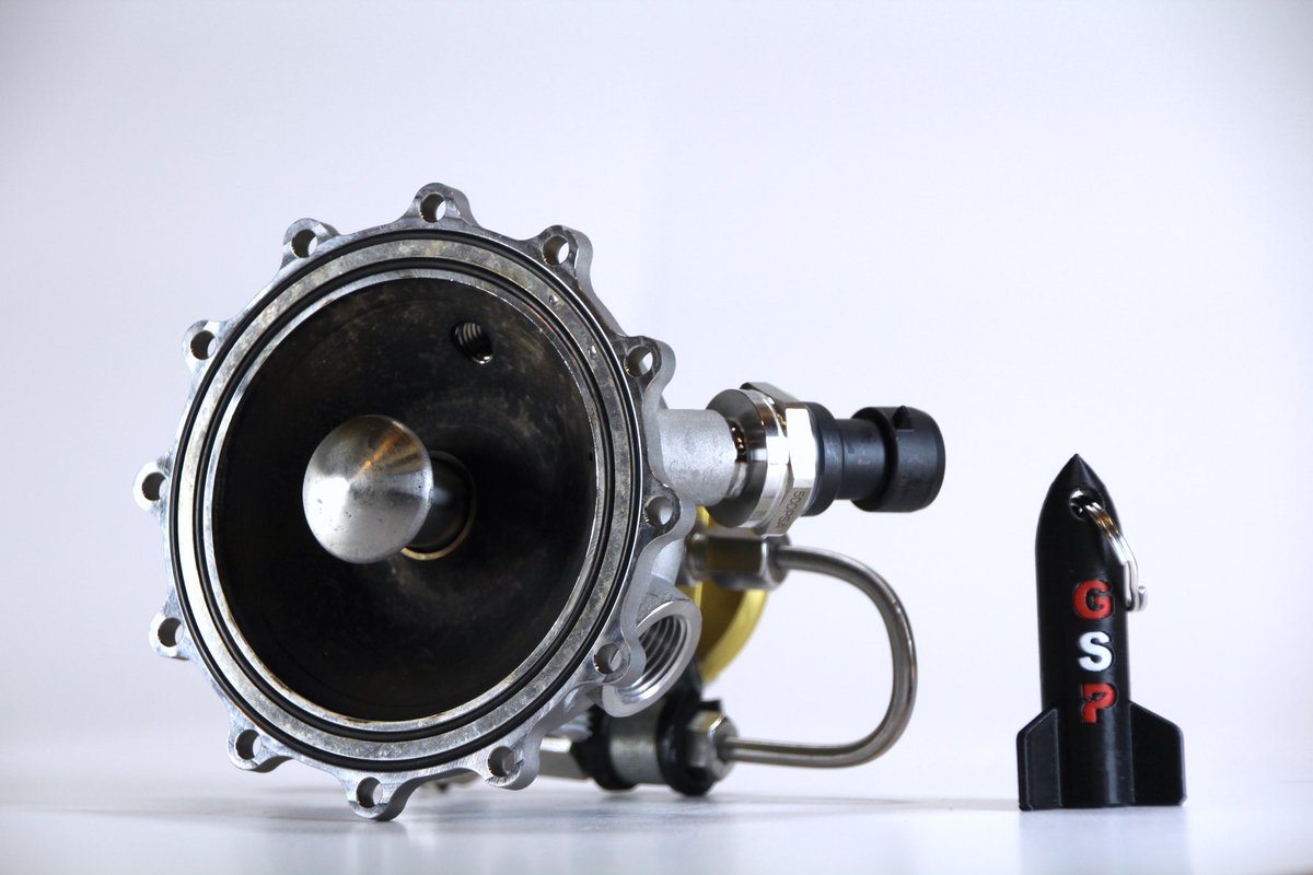 GruyereSpace's tweet image. Diving into the heart of our engine tech: the 3D-printed Inconel #pintle #injector head, now scarred from intense testing but unbeaten. 🔥

Its pintle tip &amp;amp; splash plate are crucial for that flawless fuel mix, propelling Colibri to new heights. #rocketry #propulsion