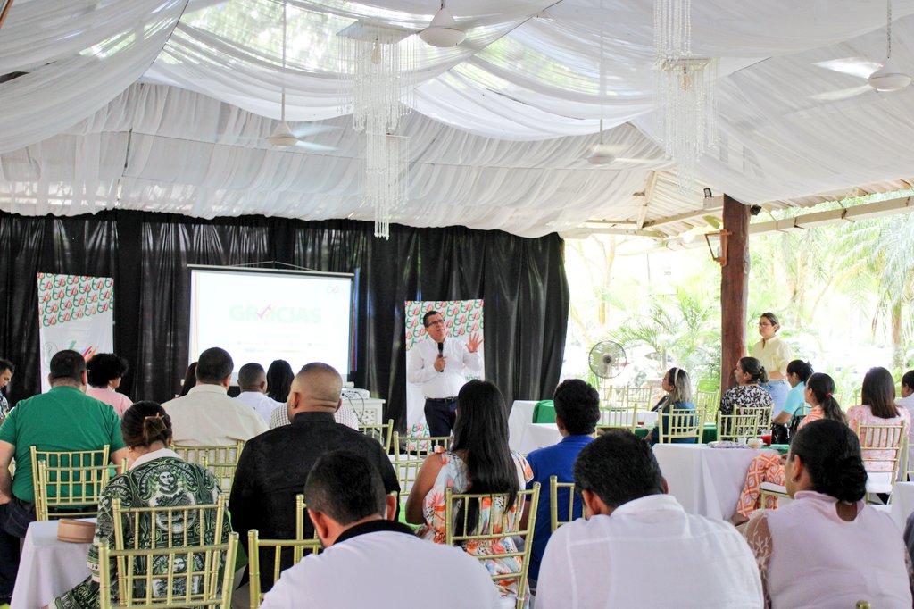 JTorresOviedo's tweet image. Con satisfacción concluimos un ejercicio de participación e integración con los profesores ocasionales, donde a través del diálogo respetuoso, mostramos una universidad que avanza en sus procesos misionales. Escuchamos propuestas y nos comprometimos en seguir fortaleciéndonos.