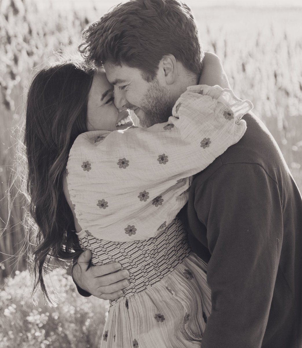 claudiarroyo08's tweet photo. "Amor no es lo que uno dice, amor es lo que uno hace".ca💜 https://t.co/P5IwzQdzPA
