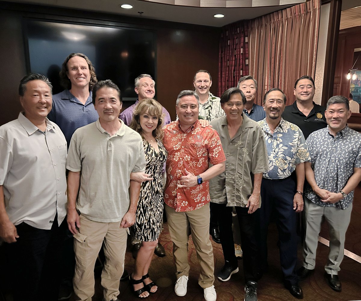 aeihawaii's tweet photo. What a fantastic evening spent with our incredible sales team!

#hawaii #oahu #solarenergy #oahulife #luckywelivehawaii #solarhawaii #solaroahu #hawaiilife #climatechange #panelcleaning #sun #solar #sustainability #cleanenergy #cleanenergyfuture #sunpower #HVAC #roofing https://t.co/1a7T0bpNd0