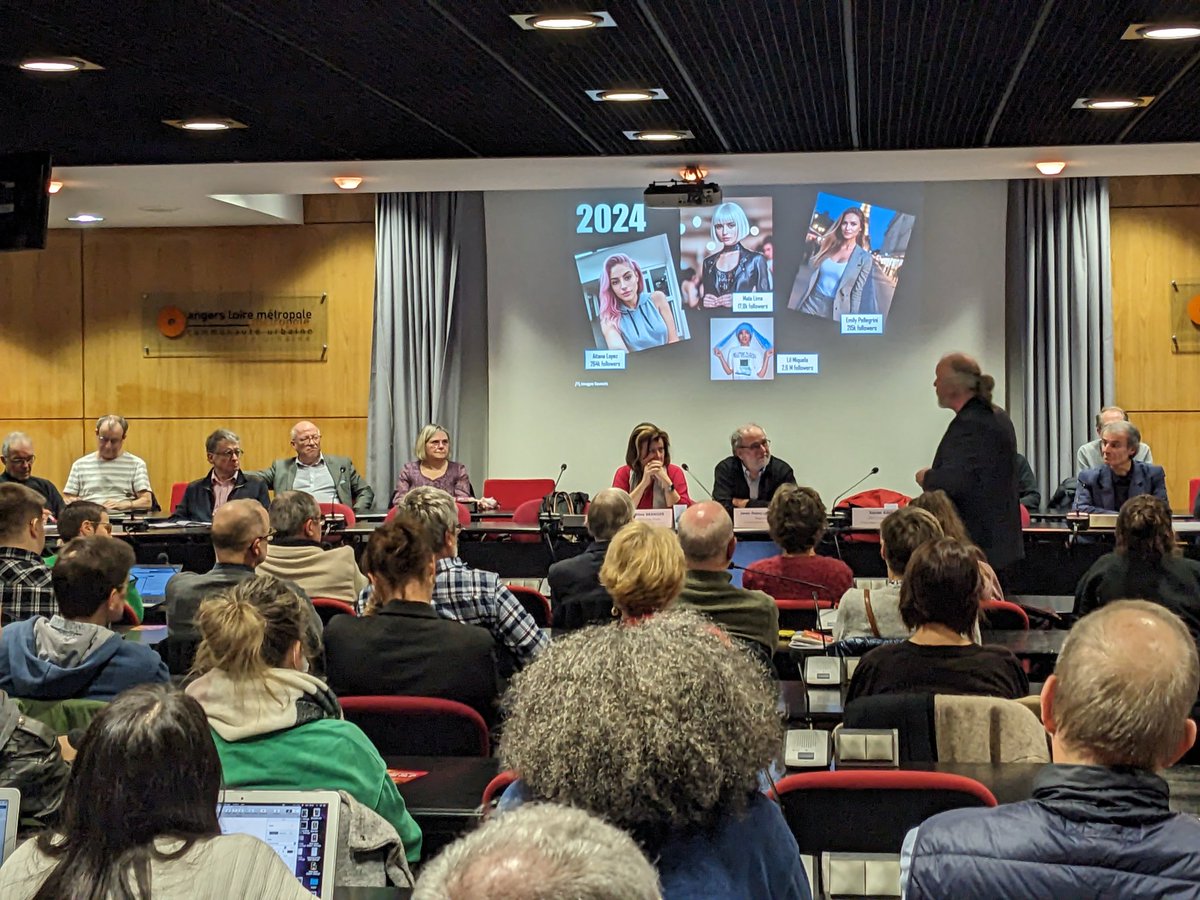 Salle comble ce soir pour la #conférence #IA du Dr Xavier Aimé : qu'est ce que c'est ? Vers où allons-nous ? Quelles limites ?