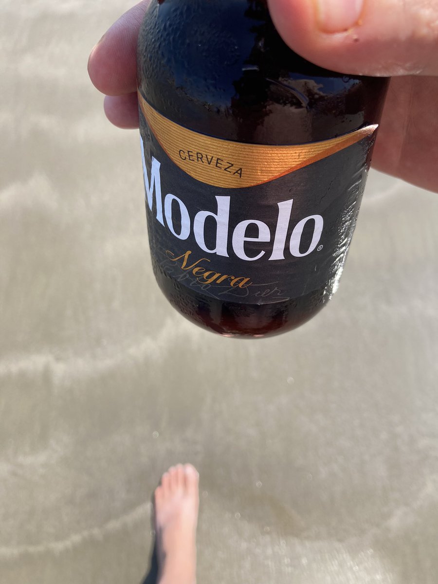 CDMXGringo's tweet image. #BeerInHand #ToesInSand #NoBetterDays