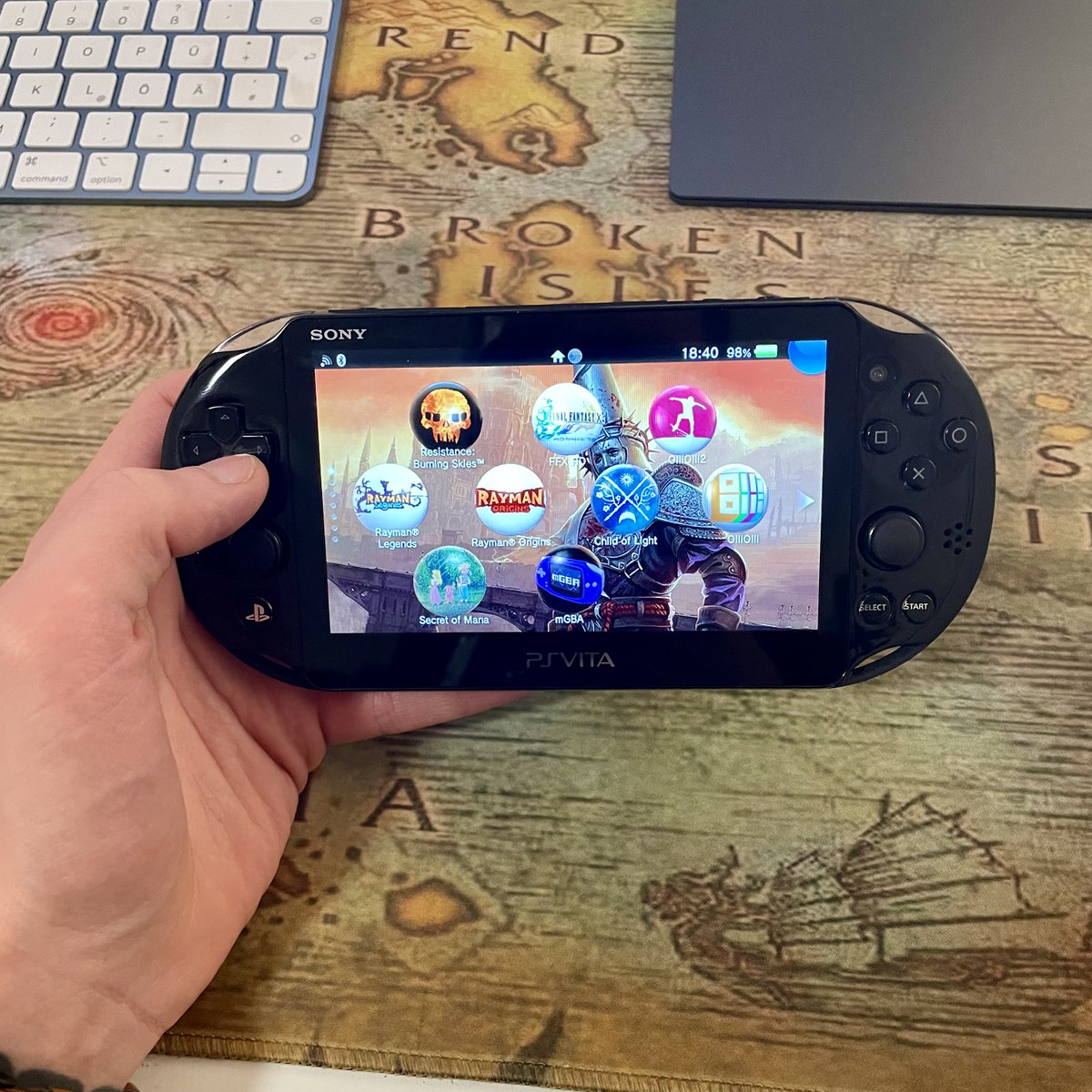 Leute wir müssen wieder mehr über die #Playstation #Vita reden. Diese Konsole ist vermutlich die unterschätzteste Konsole jemals. Hattet ihr mal eine?
#PlayStationPortal #PlaystationVita