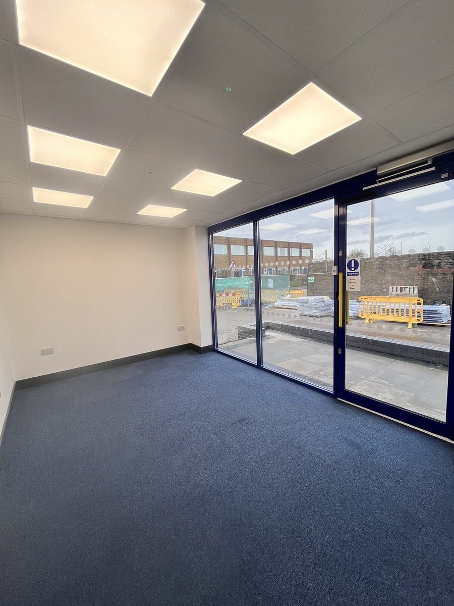 ConstructRepair's tweet image. Did you know we also undertake works for commercial clients?? Here we have added a small reception extension to an office block to create a more welcoming space. Simple, yet effective. Once cladding works are complete our electricians will return to add some finishing touches.