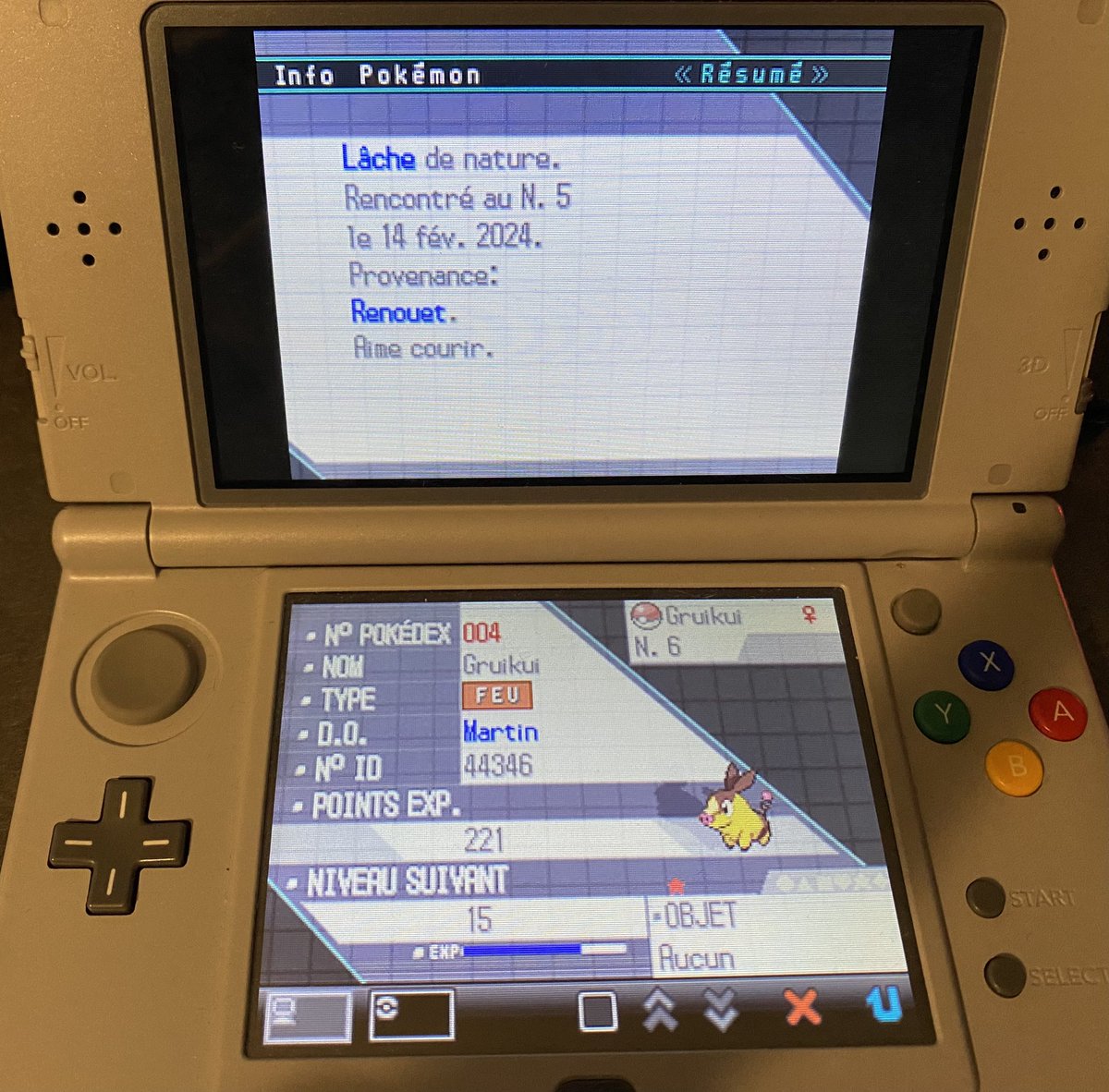 [60✨] OMG Le Gruikui chromatique trouvé sur ma version blanche 2459 restes 
Premier étape de ce DTQ goatesque 
Trouvé devant le stream de <a href="/OrionShiny/">Orion ☆ Shiny Hunting ✨</a> <a href="/Dewi_leSH/">Dewi_SH</a>