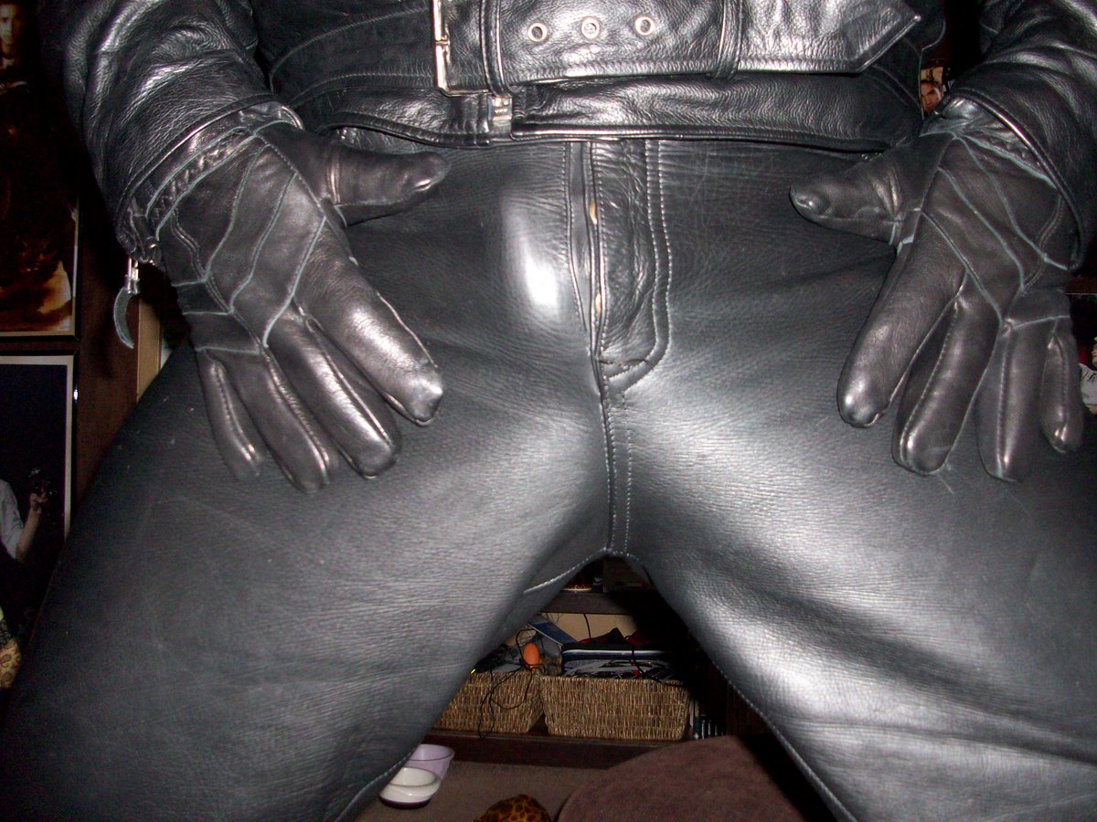 leatherdaddy78's tweet photo. Daddy needs $ome love from his boys on Valentine's Day! #leathermaster #findom #cashmaster #finsub #walletdrain #paypig #leather #atm #bootpigs #footfetısh #cashcock @AlphaMaleRTs
https://t.co/6EzKLhRzmB https://t.co/l5KRG9rhxF