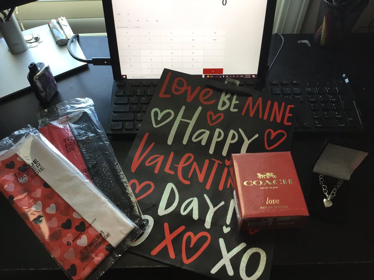 _AngryVeteran_'s tweet image. Bout to set up the wife’s Valentines Day gift. Also got her some flowers and an ice cream cake from Baskin-Robbins.