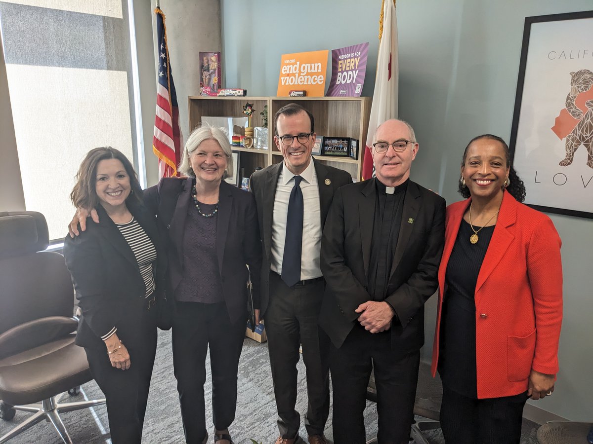 aiccucal's tweet photo. Presidents and campus leaders from @LifeAtPAU, @usfca, and @UOPacific  were at the State Capitol with AICCU yesterday to advocate for state investments into the Cal Grant Program. Thank you to @AsmMarcBerman and @SenJoshBecker for meeting with us. (1/2) https://t.co/oX4yFv8Zws