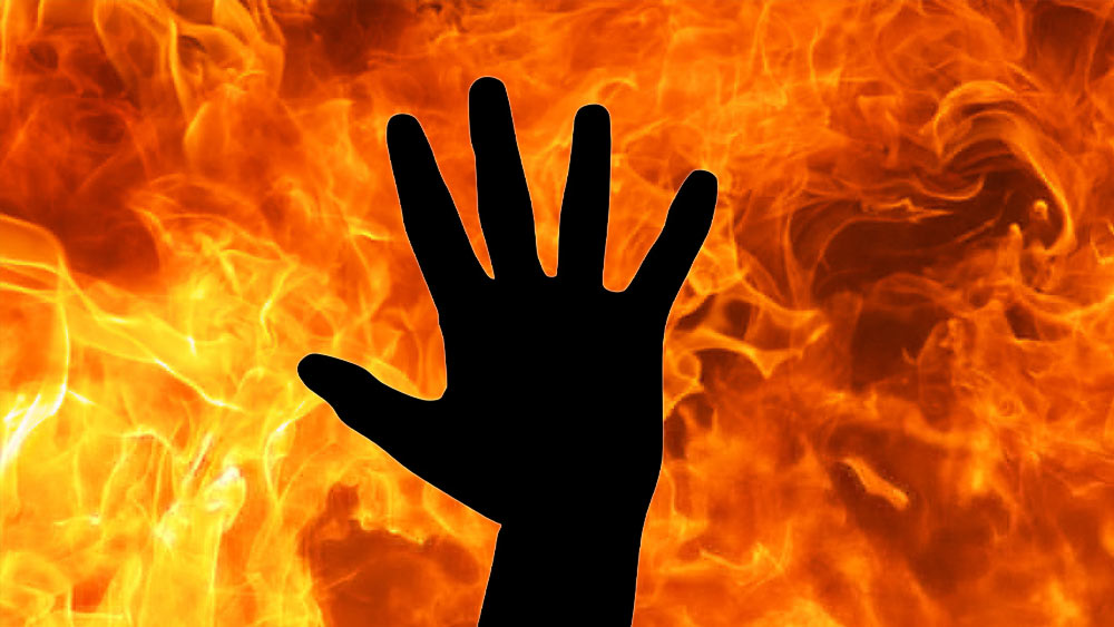 কালিয়াকৈরে মধ্যরাতে মেম্বারের বাড়িতে অগ্নিসংযোগ