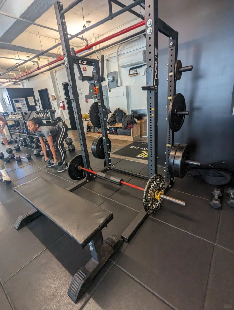 Lisa___Tan's tweet image. full of people
But everyone seems to know each other
The teacher is also very kind and enthusiastic
The one-hour course has solid content but is very tiring to do.
Classes will be divided into groups of two
It’s very suitable for two friends who both want to exercise together.