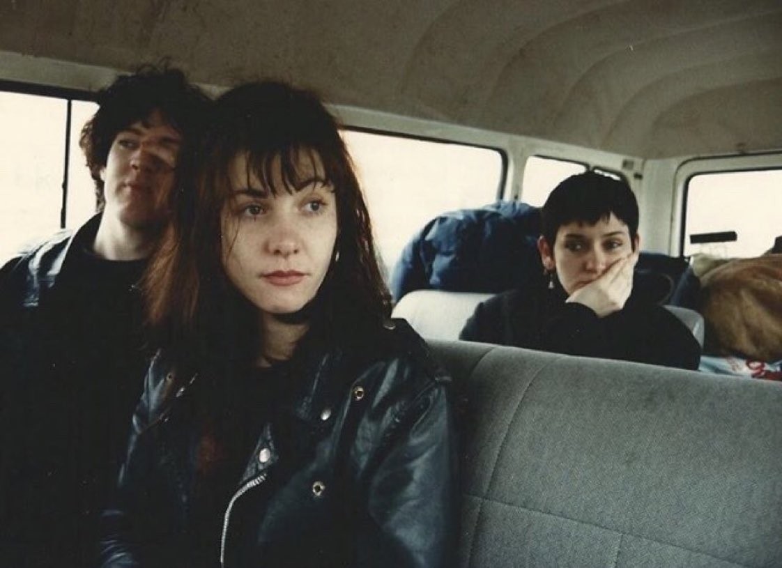 BillPourquoimec's tweet photo. My Bloody Valentine - tour, 1988 https://t.co/cWJuMIzwWO