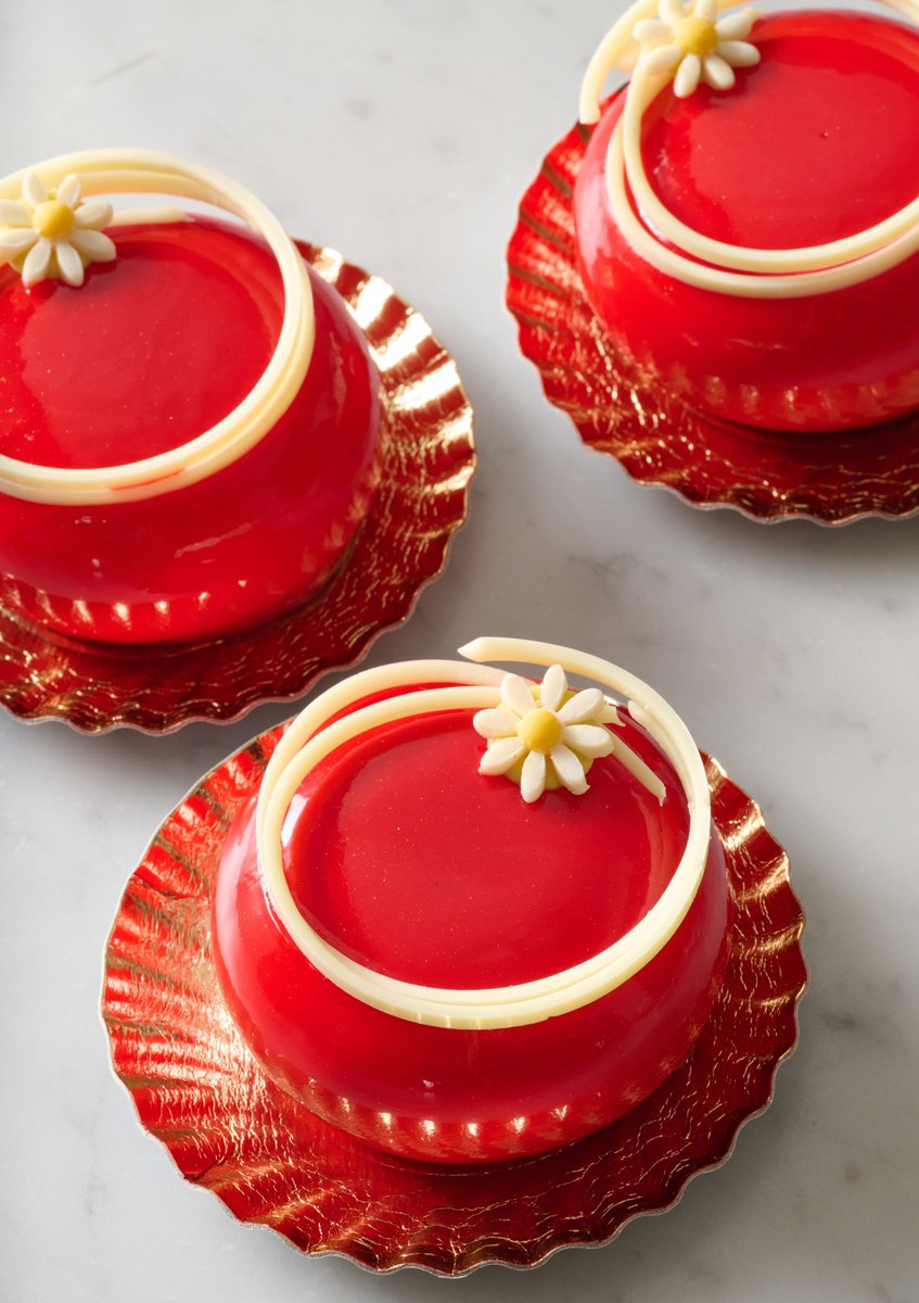 The sweetest treat has arrived just in time for Valentine's Day - Strawberry Mousse 🍓🍰 Let your tastebuds fall head over heels in love with this irresistible dessert. #ValentinesDay #StrawberryMousse #PortosBakery #Dessert