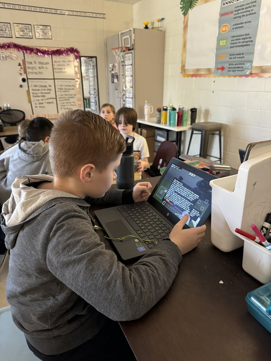 Who said you can’t play video games and learn at the same time? Oregon Trail + @PlayCraftLearn = gamified technology integration at its finest! Thanks for getting them started with the world, Frank! @ITSCCSD @AveryElementary @CherokeeSchools