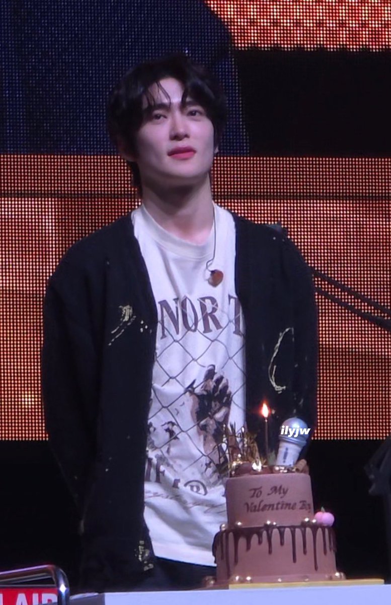 240214 

생일파티 또 하자♥

#재현 #jaehyun