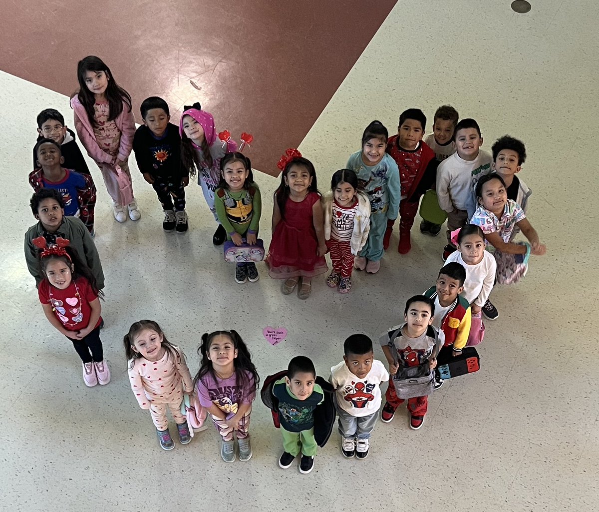 botello_pl_es's tweet photo. Botello is #DallasISDkind https://t.co/F7IEzHYJn4
