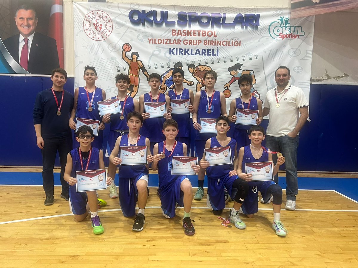 ErdenGulden's tweet photo. “Yıldız Erkek Basketbol Takımı”mız Kırklareli’nde tüm rakiplerini mağlup ederek bölge 1.’si oldular.🏆🧿 Şampiyonlarımız Türkiye finallerinde… https://t.co/WjiAOeLKmT